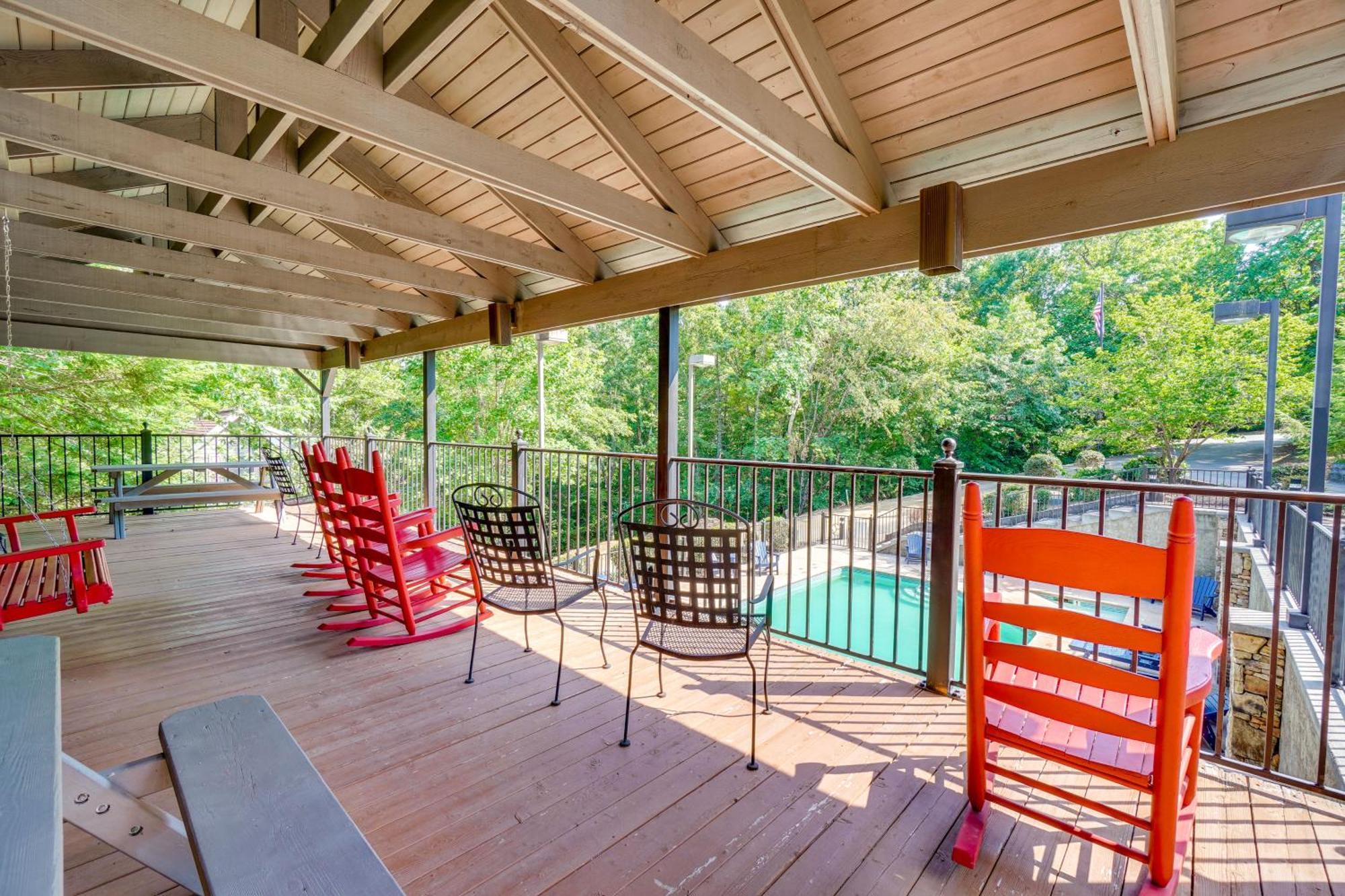 Smoky Mountain Cabin With Deck And Hot Tub! Пиджен Фордж Екстериор снимка